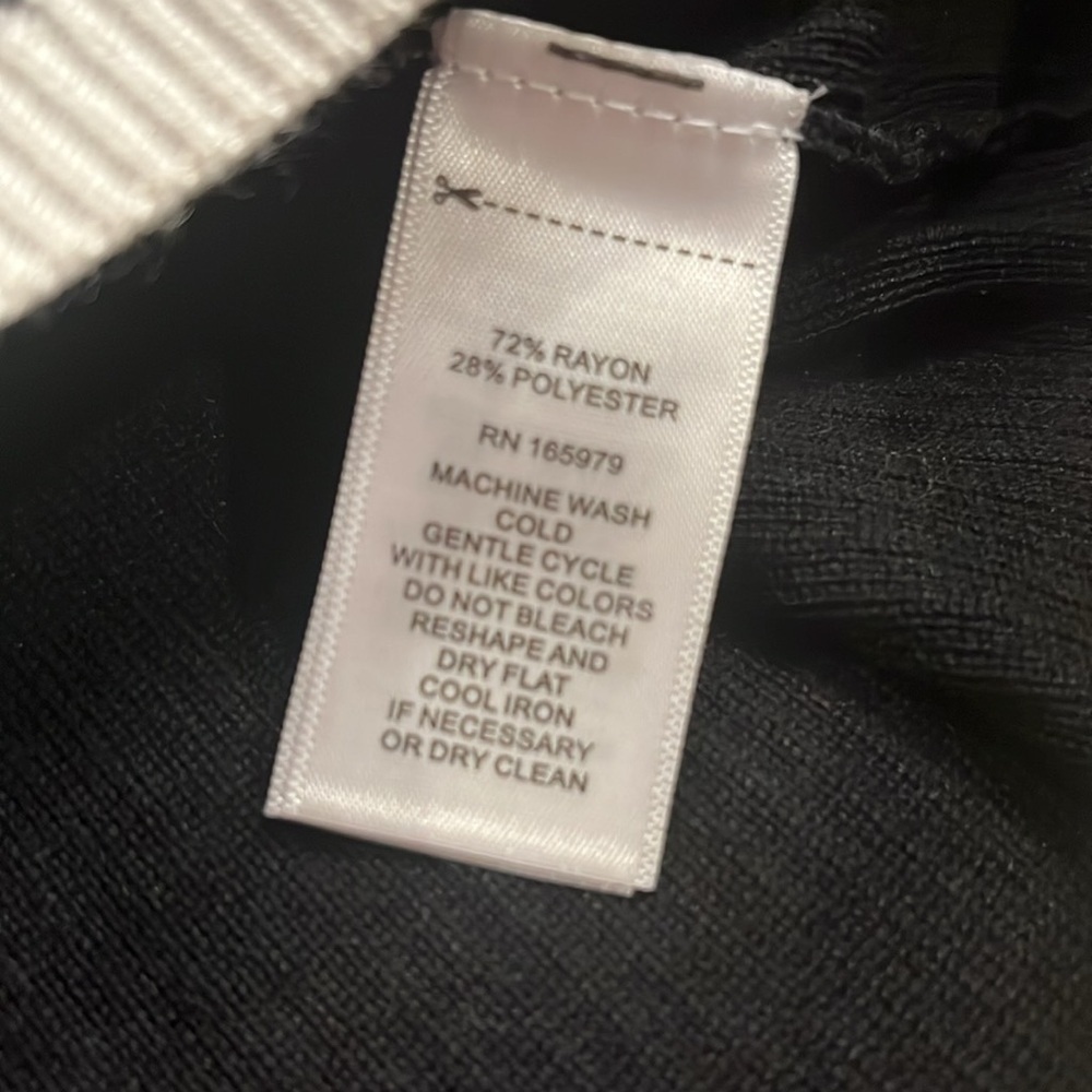 Cable & Gauge ribbed button front sweater with white collar M - Picture 7 of 7